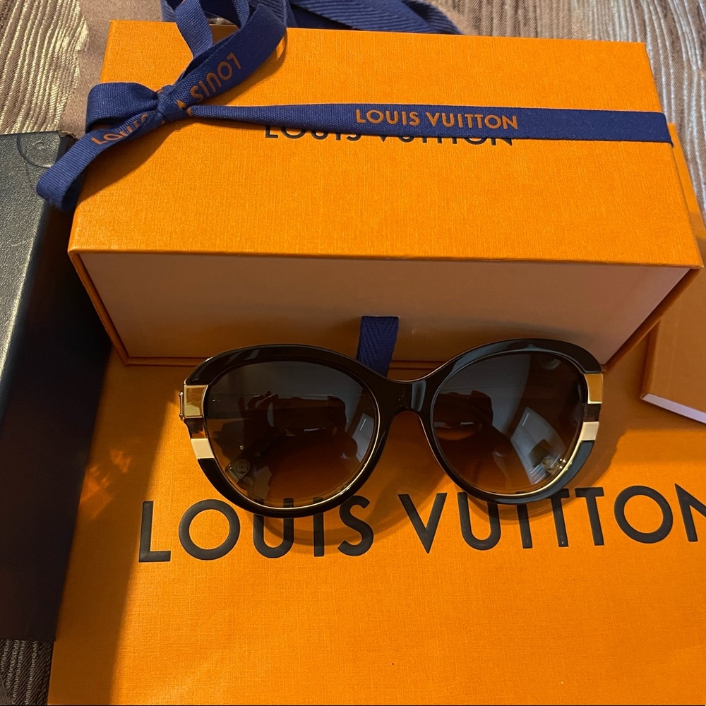 Authentic Louis Vuitton sunglasses